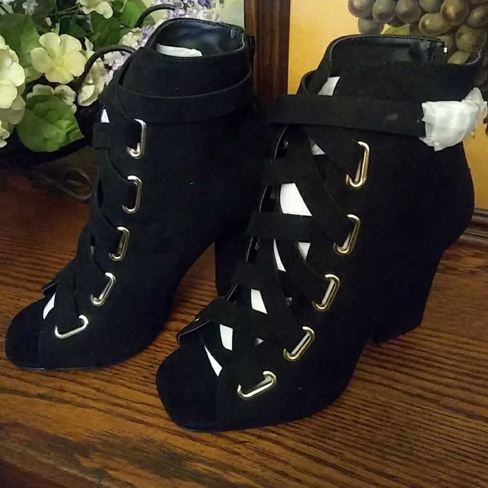 Sexy lace boots - Picture 1 of 4